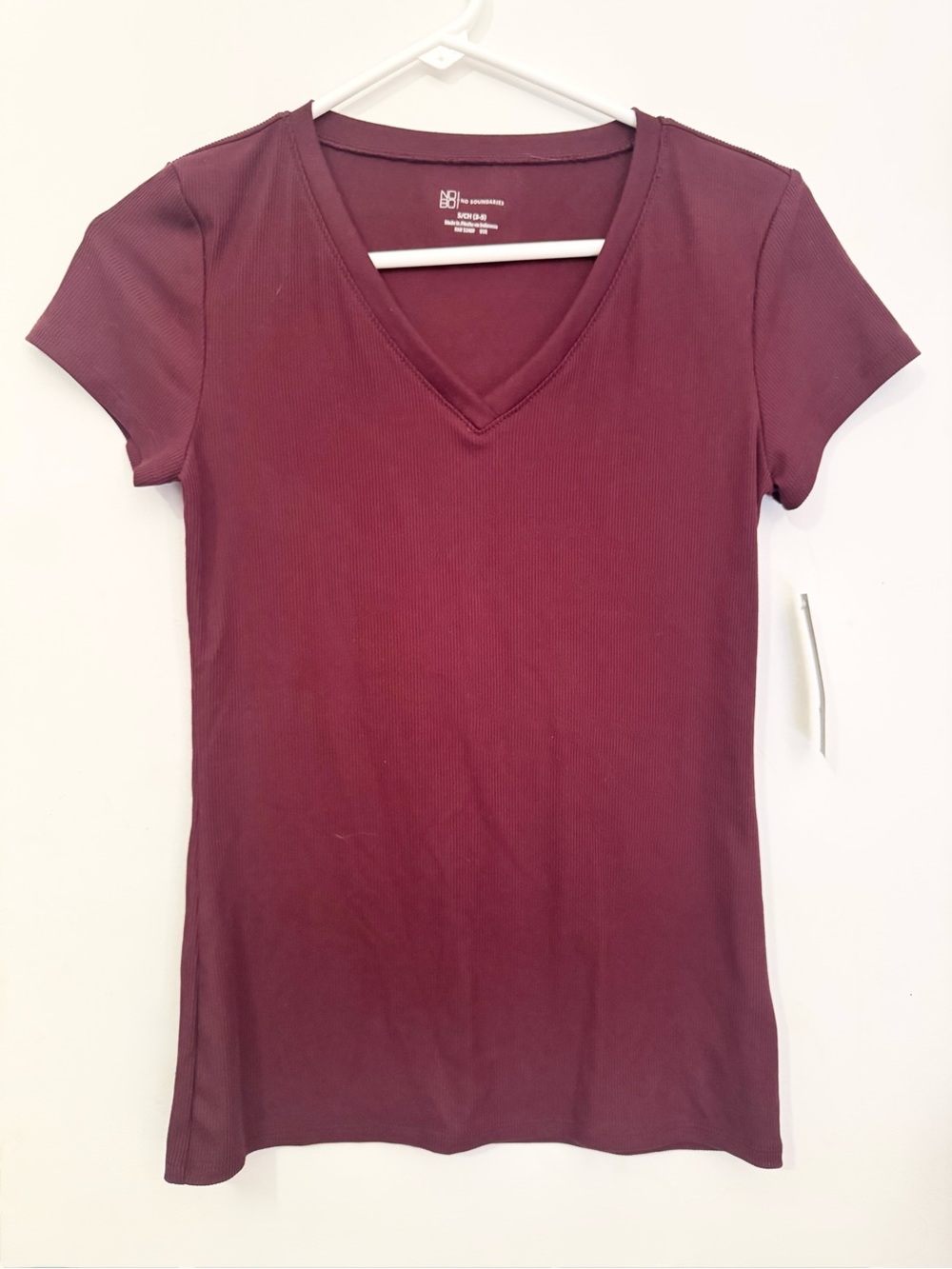 No Boundaries Juniors Ribbed V-Neck Short Sleeve Top